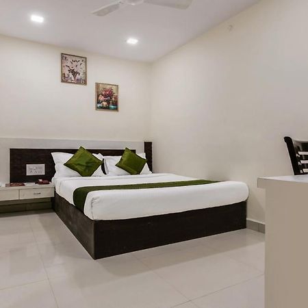 Treebo Trip Ashir Inn مومباي المظهر الخارجي الصورة