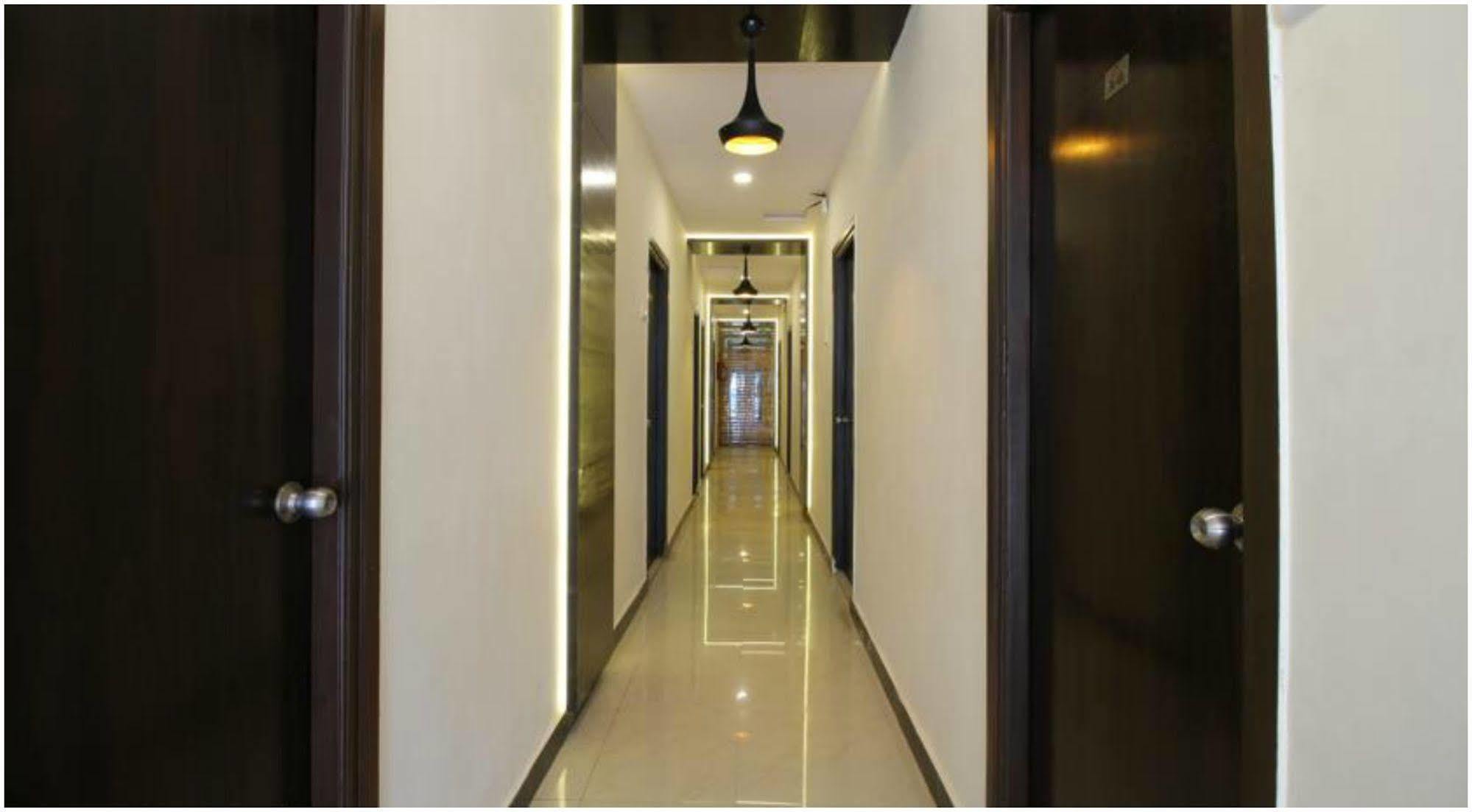 Treebo Trip Ashir Inn مومباي المظهر الخارجي الصورة