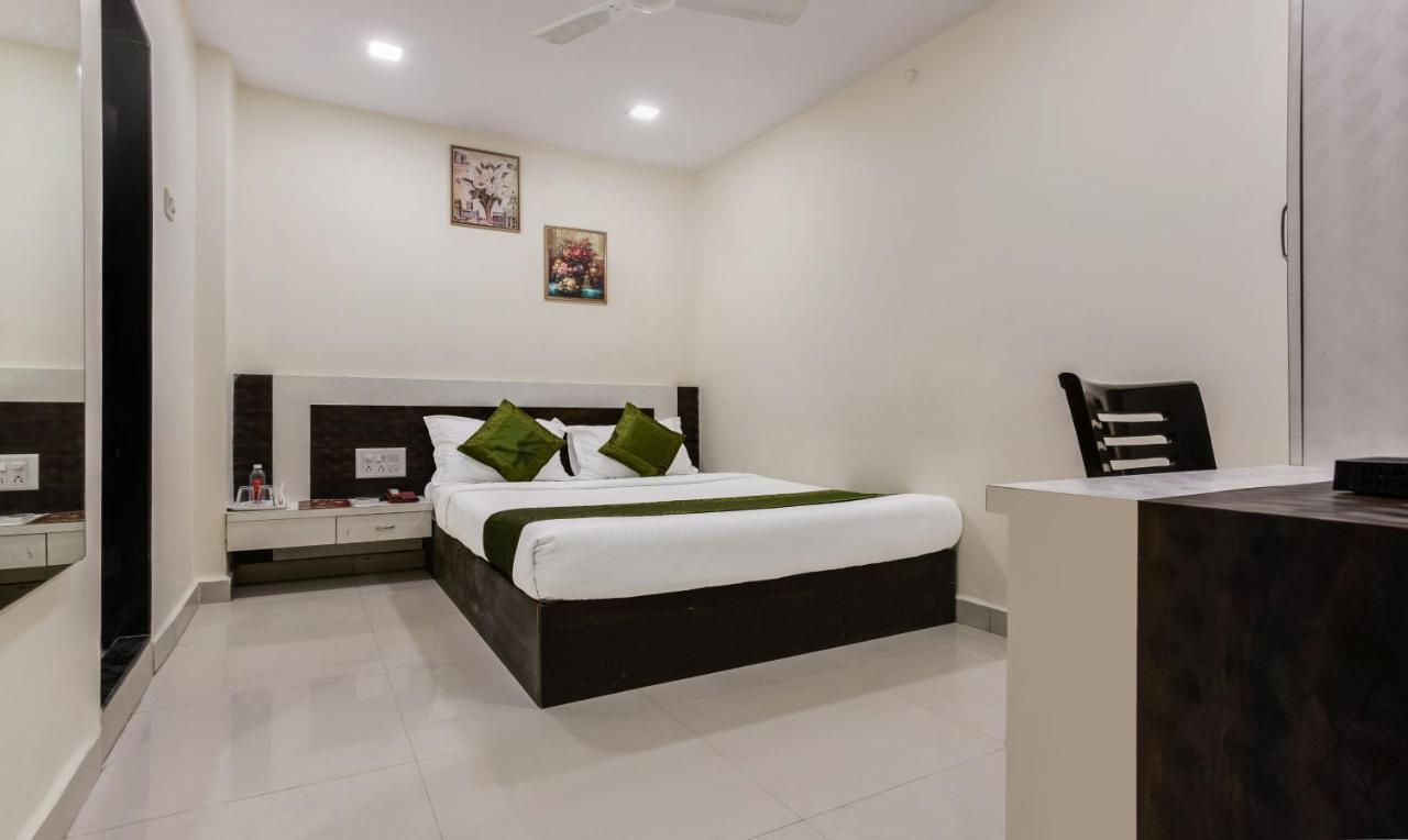 Treebo Trip Ashir Inn مومباي المظهر الخارجي الصورة